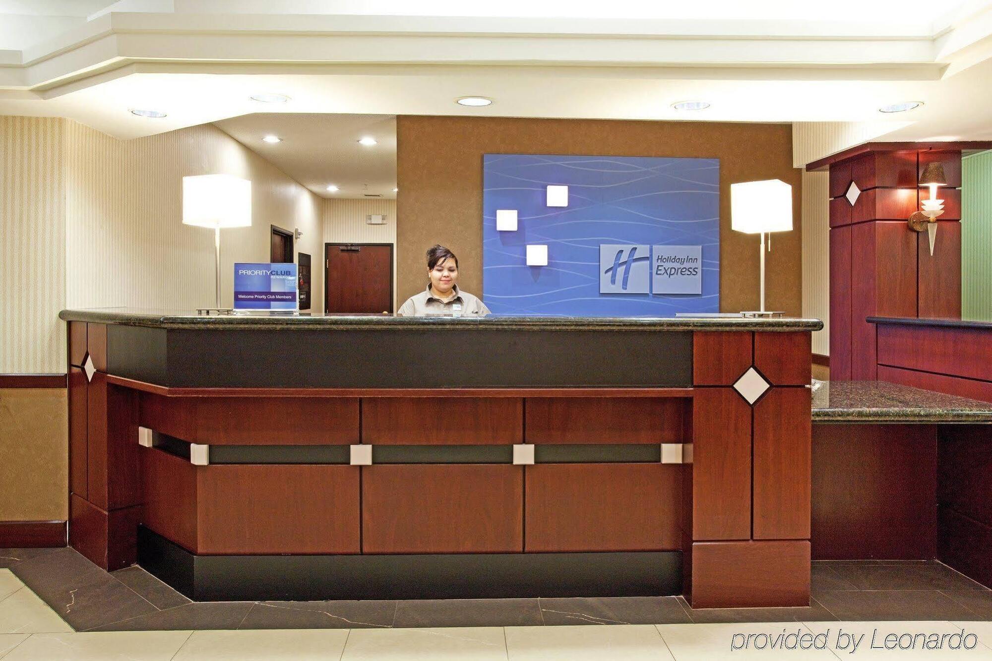 Hotel Country And By Radisson Garden Ks