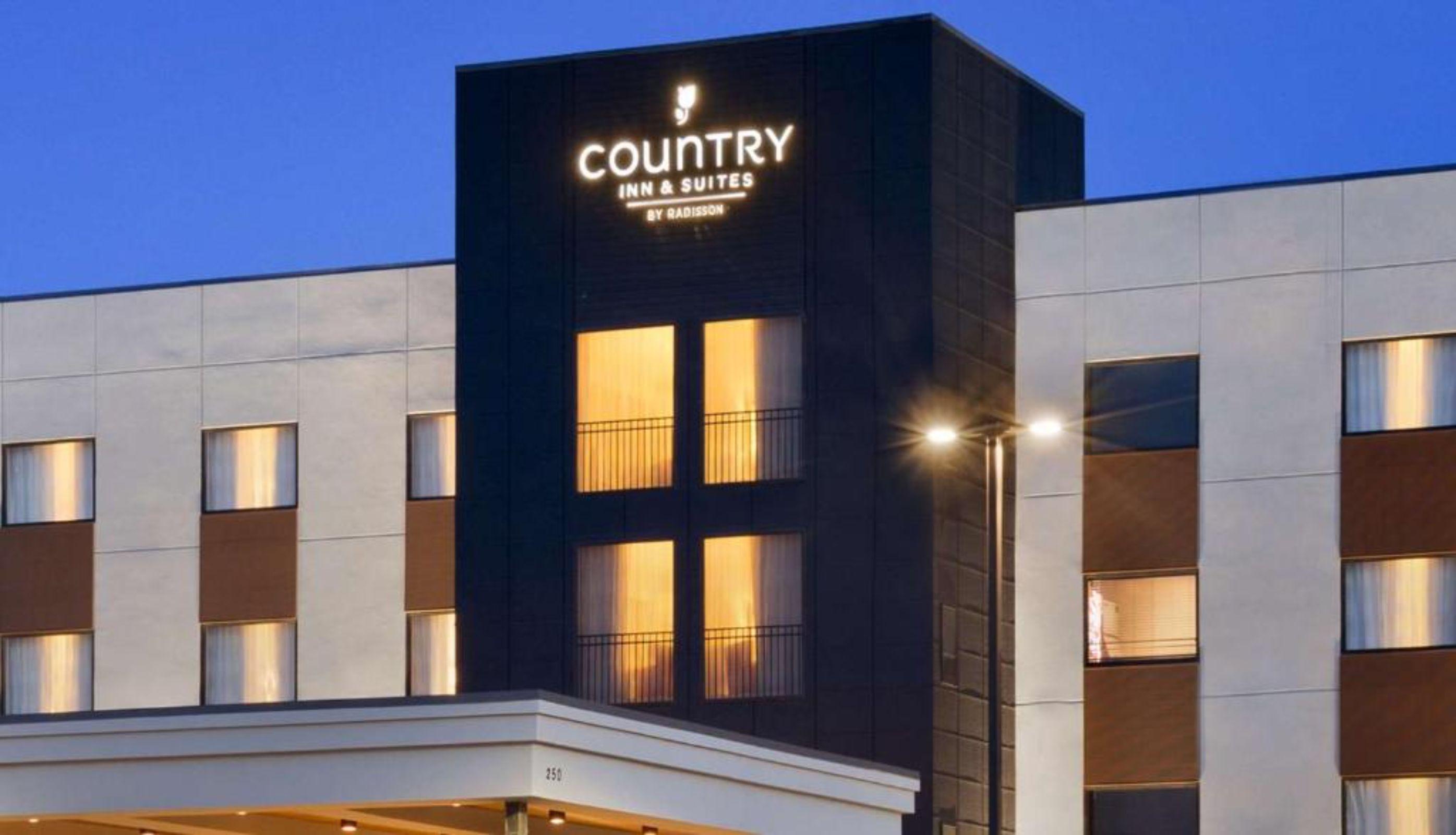 Country And By Radisson Garden Ks 2*