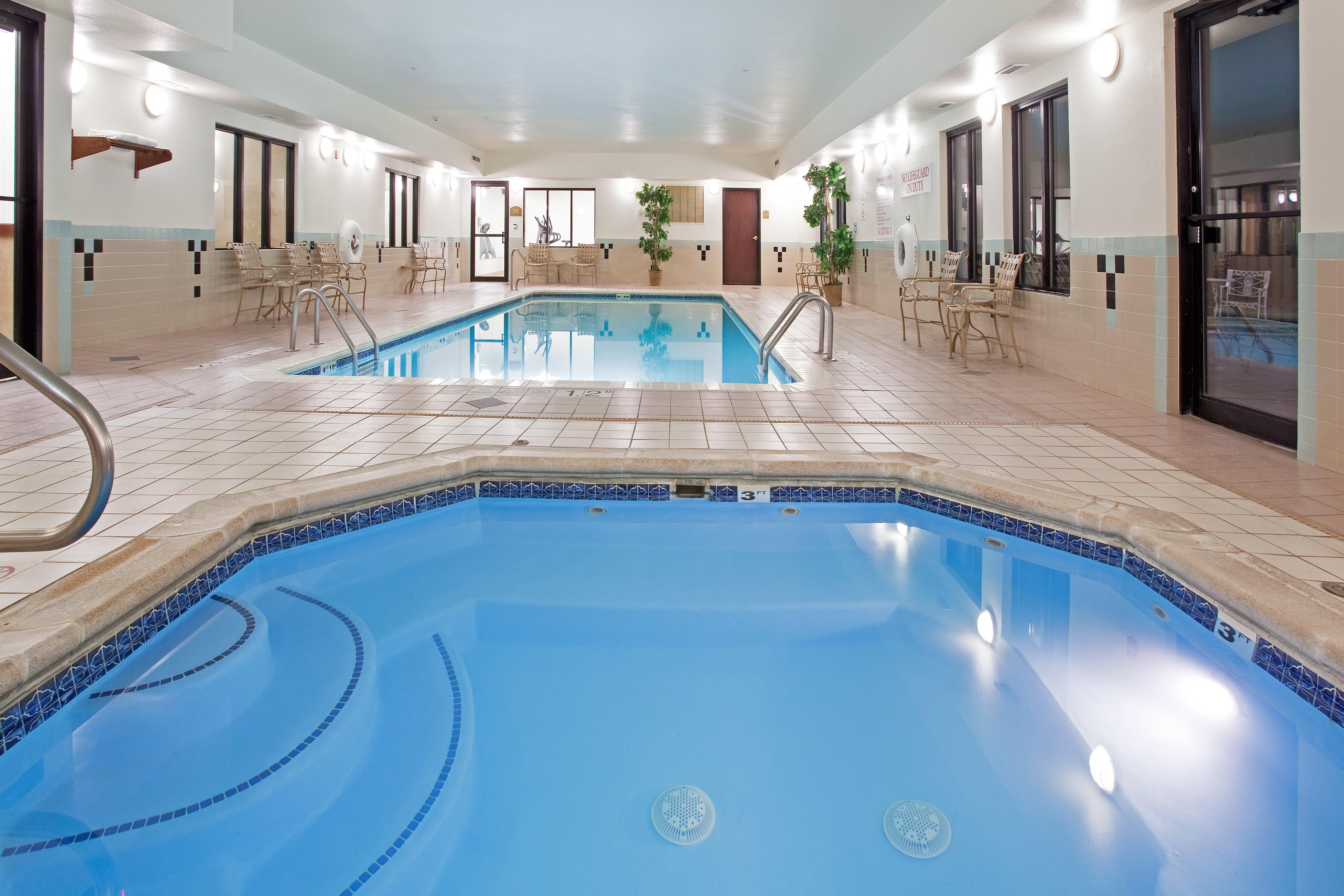 Country And By Radisson Garden Ks Hotel 2*