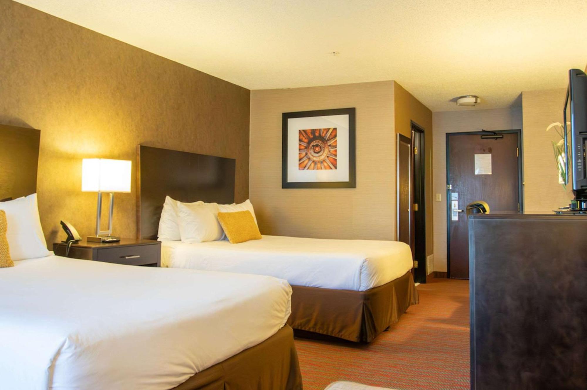 Hotel Country And By Radisson Garden Ks 2*