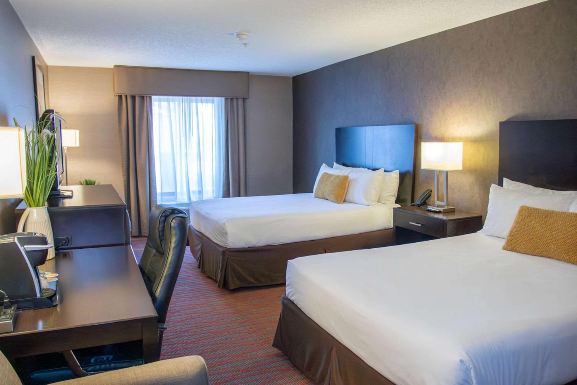 Country And By Radisson Garden Ks