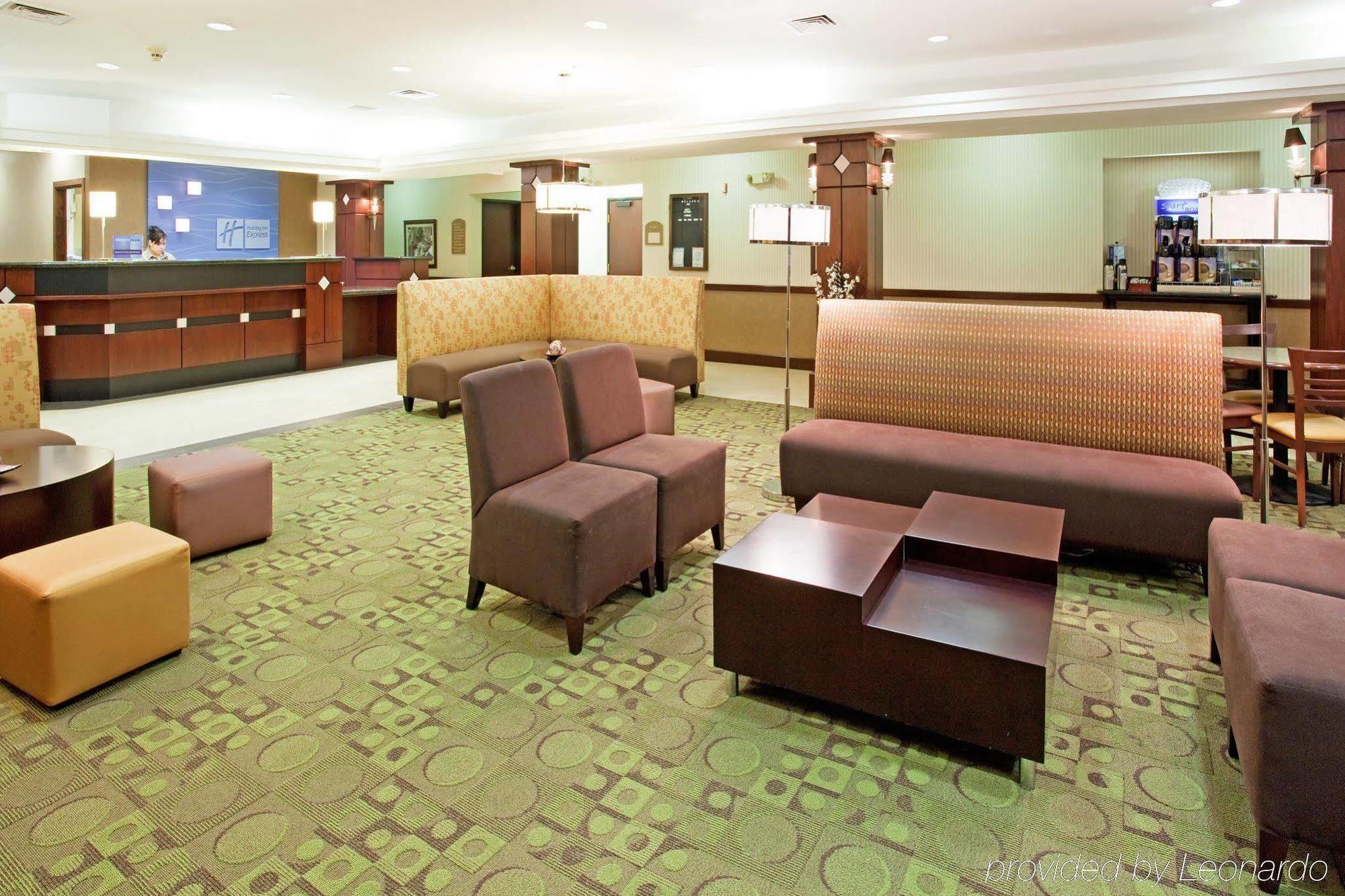 Country And By Radisson Garden Ks Hotel